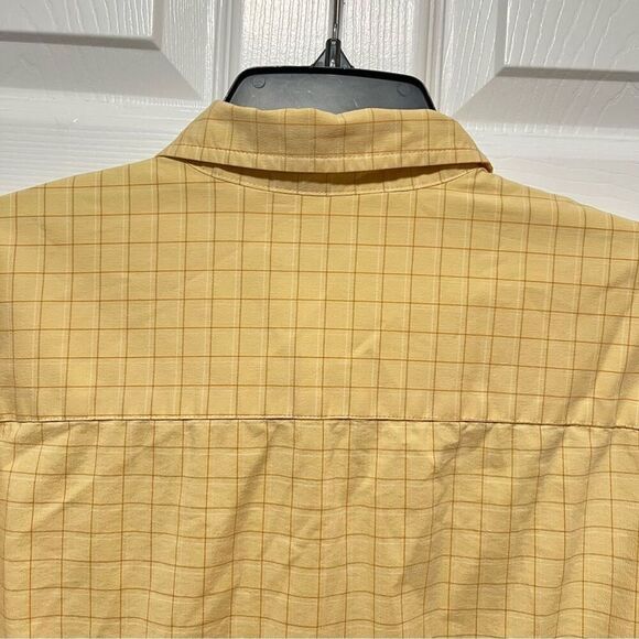 L.L. Bean Women’s Light Yellow Button Down Shirt size large - Picture 6 of 6